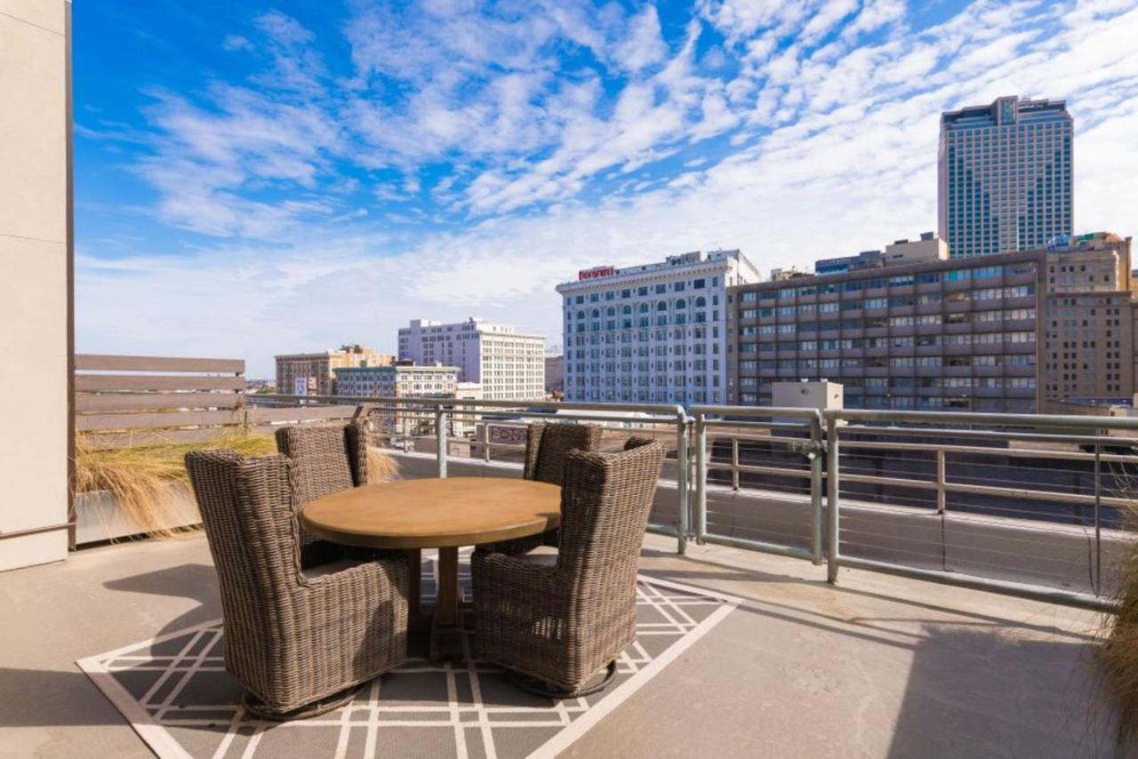 Luxury 2-Bedroom Condo Steps Away From The French Quarter ニューオーリンズ エクステリア 写真