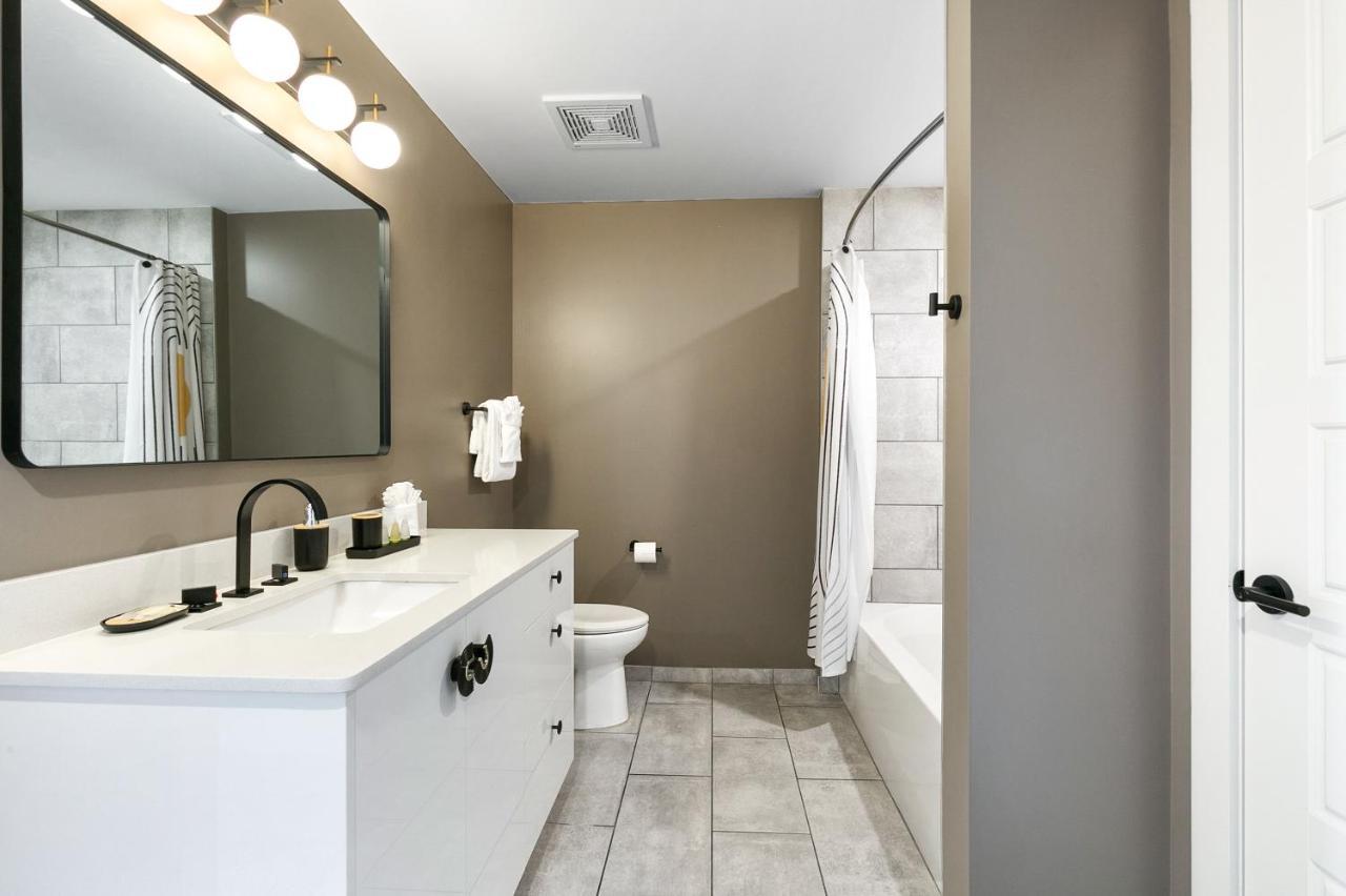 Luxury 2-Bedroom Condo Steps Away From The French Quarter ニューオーリンズ エクステリア 写真