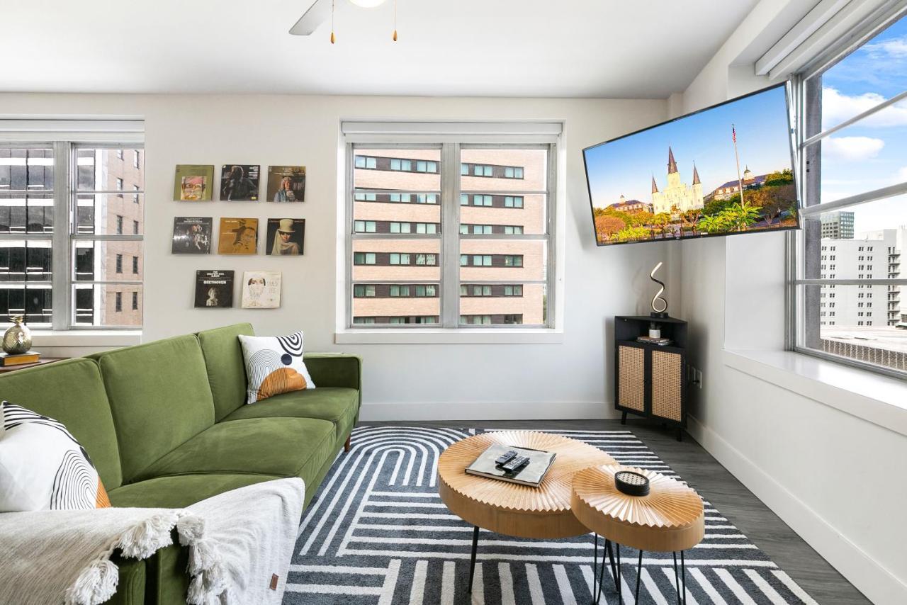 Luxury 2-Bedroom Condo Steps Away From The French Quarter ニューオーリンズ エクステリア 写真