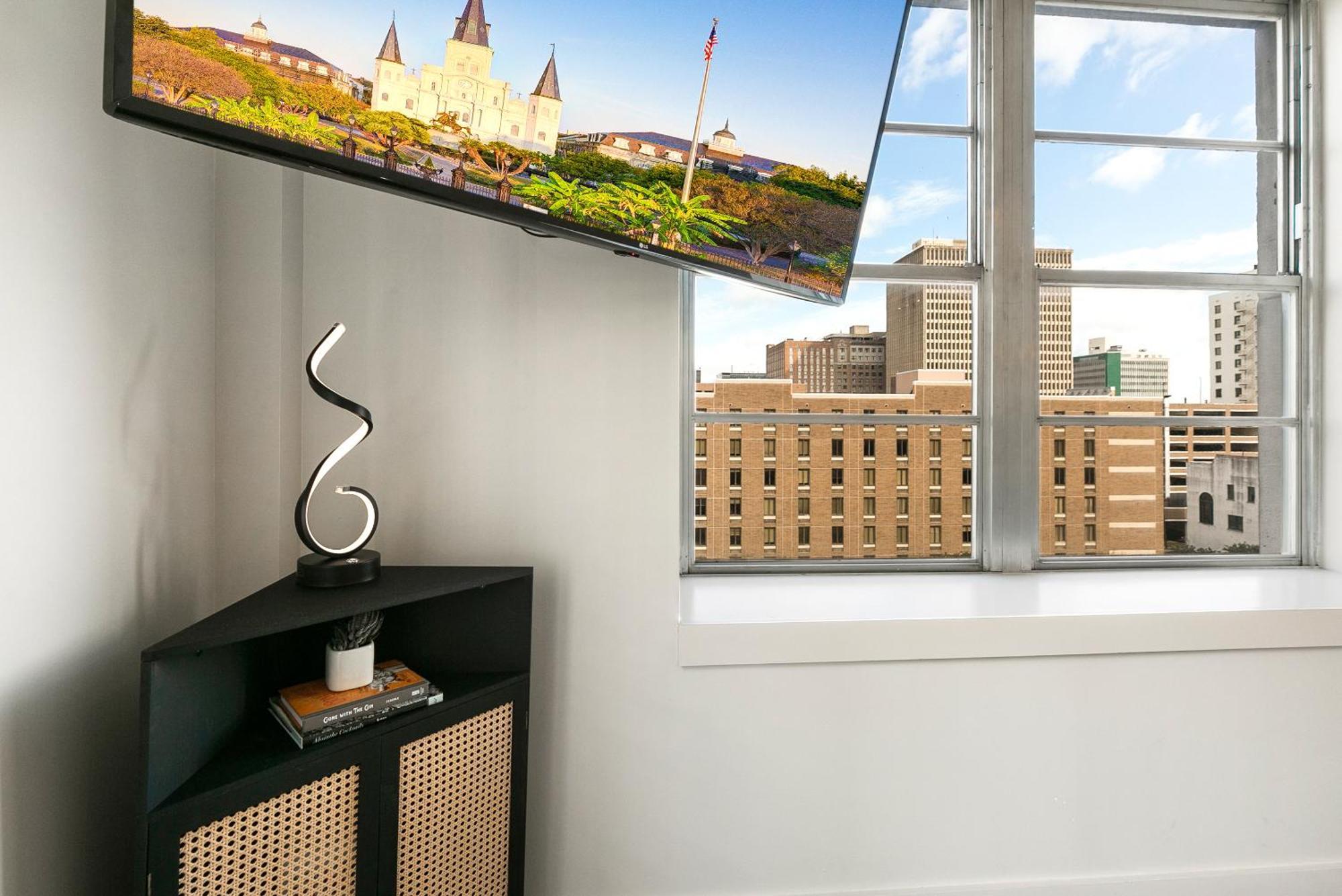Luxury 2-Bedroom Condo Steps Away From The French Quarter ニューオーリンズ エクステリア 写真