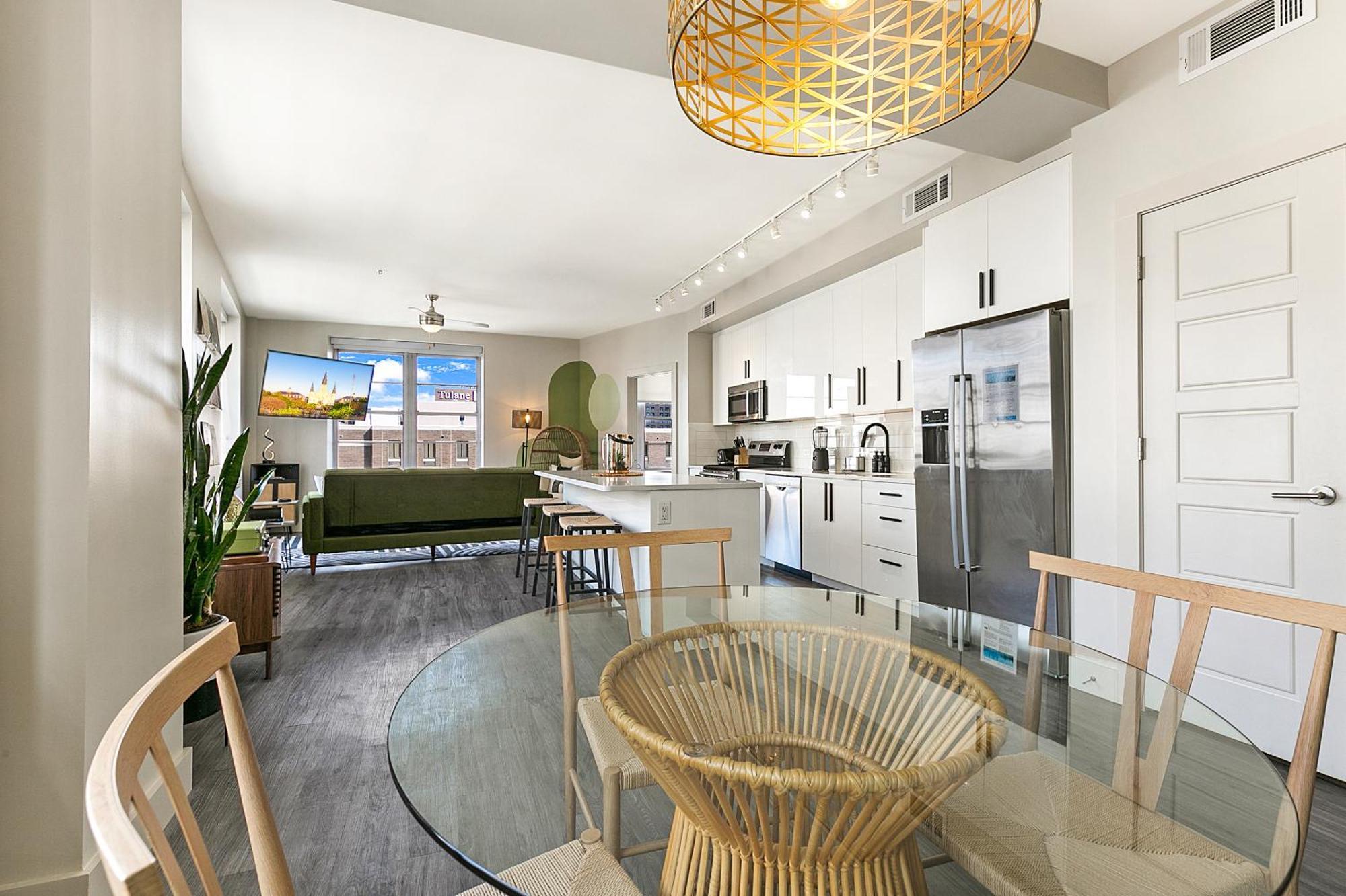 Luxury 2-Bedroom Condo Steps Away From The French Quarter ニューオーリンズ エクステリア 写真