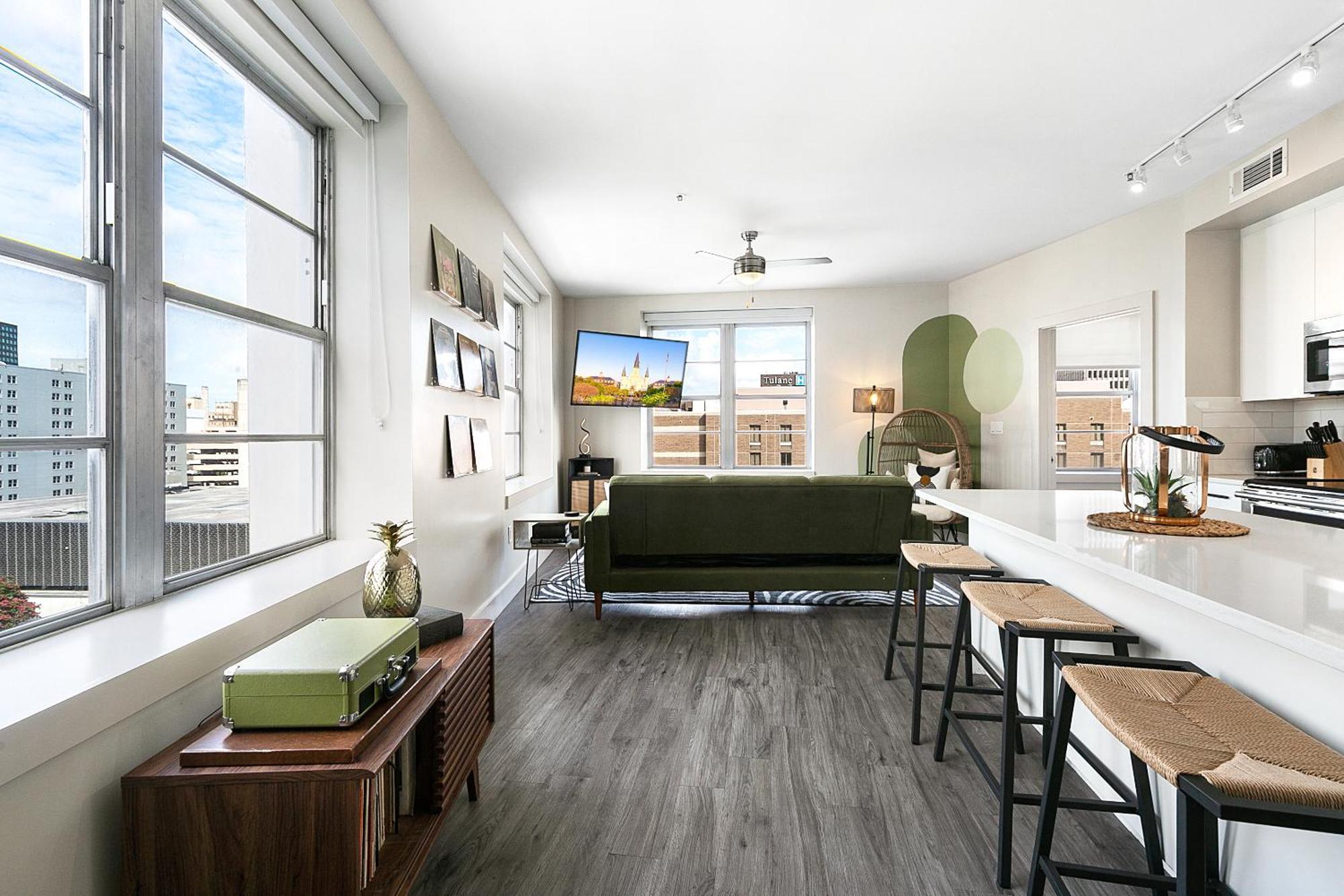 Luxury 2-Bedroom Condo Steps Away From The French Quarter ニューオーリンズ エクステリア 写真