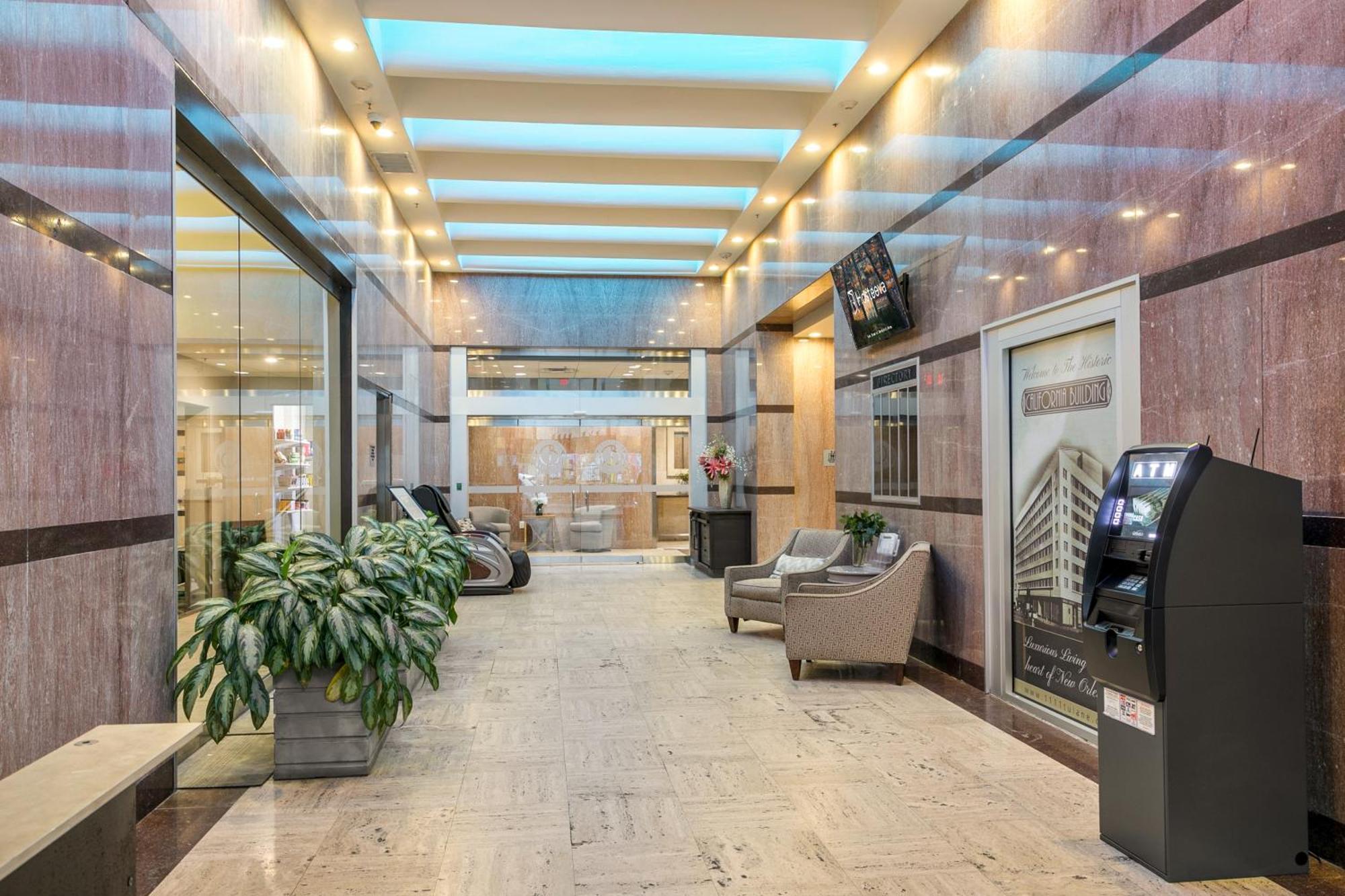 Luxury 2-Bedroom Condo Steps Away From The French Quarter ニューオーリンズ エクステリア 写真